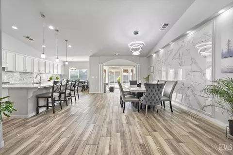 Dining - 9801 Biscayne Dr, Bakersfield, CA 93311 photo 1 of 7