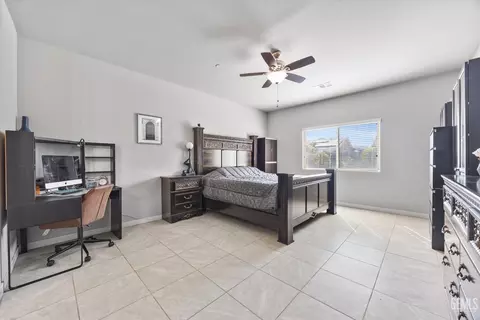 Bedroom - 9801 Biscayne Dr, Bakersfield, CA 93311 photo 1 of 7