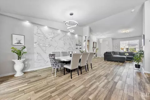 Dining - 9801 Biscayne Dr, Bakersfield, CA 93311 photo 5 of 7