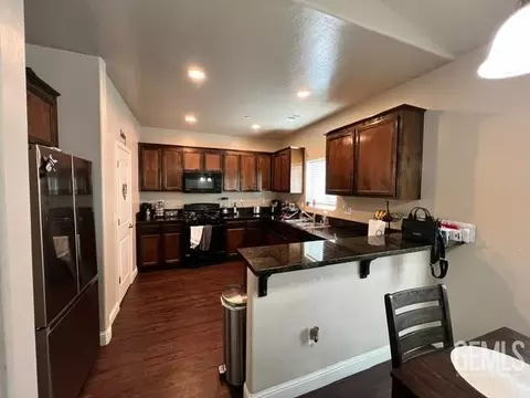 2225 San Ardo St, Wasco, CA 93280 photo 3