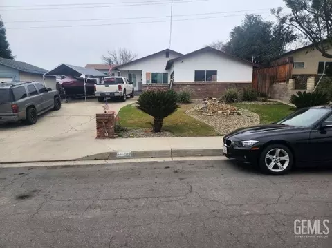 4861 Putter Ln, Bakersfield, CA 93308