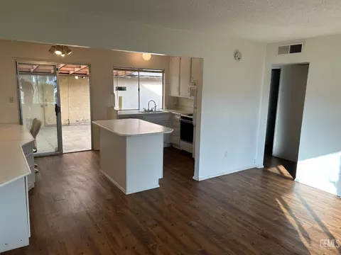 Kitchen - 302 Calvin St, Taft, CA 93268 photo 3 of 3