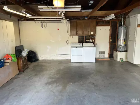 Other - 302 Calvin St, Taft, CA 93268 photo 3 of 7