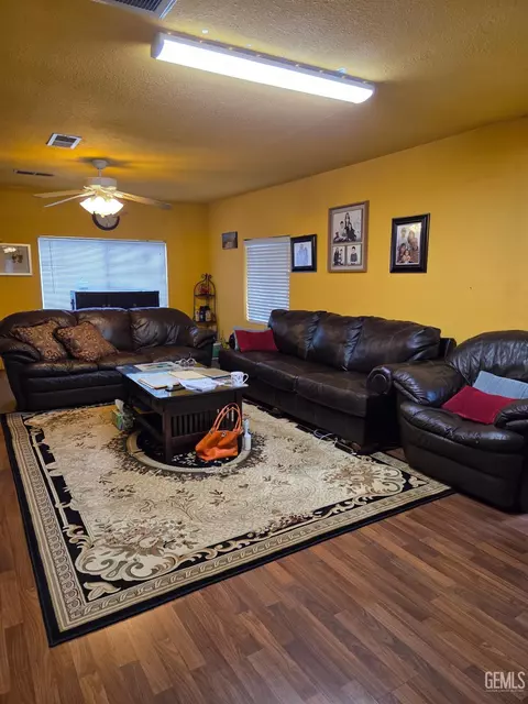 Living - 415 E 18th St, Bakersfield, CA 93305 photo 1 of 6