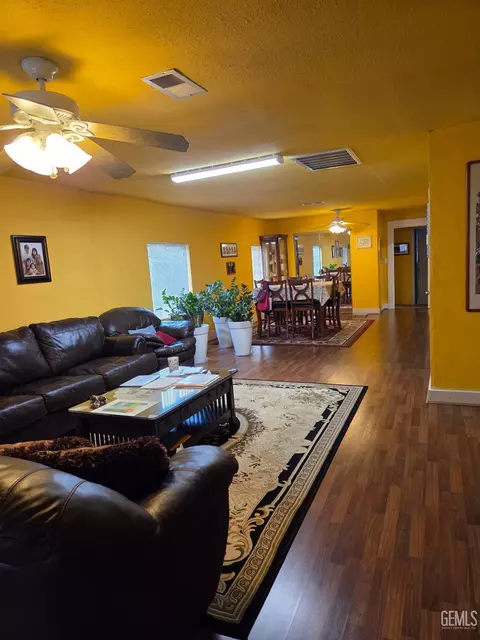 Living - 415 E 18th St, Bakersfield, CA 93305 photo 2 of 6