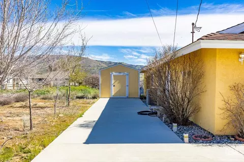 Exterior - 20012 Bald Mountain Dr, Tehachapi, CA 93561 photo 7 of 10