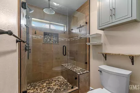 Bath - 20012 Bald Mountain Dr, Tehachapi, CA 93561 photo 4 of 4