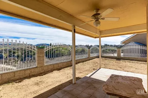 Exterior - 20012 Bald Mountain Dr, Tehachapi, CA 93561 photo 4 of 10