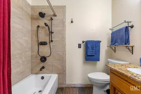 Bath - 20012 Bald Mountain Dr, Tehachapi, CA 93561 photo 1 of 4