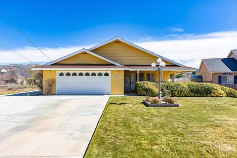 Exterior - 20012 Bald Mountain Dr, Tehachapi, CA 93561 photo 9 of 10