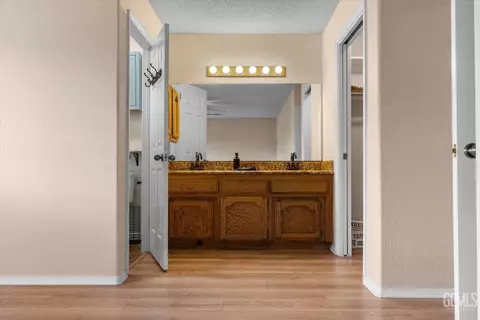 Entry Way - 20012 Bald Mountain Dr, Tehachapi, CA 93561 photo 6 of 6