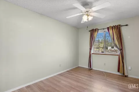 Bedroom - 20012 Bald Mountain Dr, Tehachapi, CA 93561 photo 1 of 3