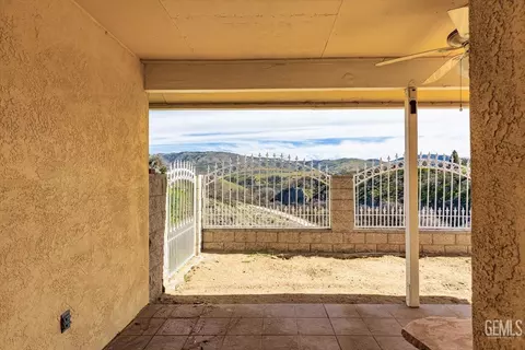 Exterior - 20012 Bald Mountain Dr, Tehachapi, CA 93561 photo 3 of 10