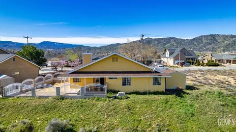 View/Area - 20012 Bald Mountain Dr, Tehachapi, CA 93561 photo 4 of 7