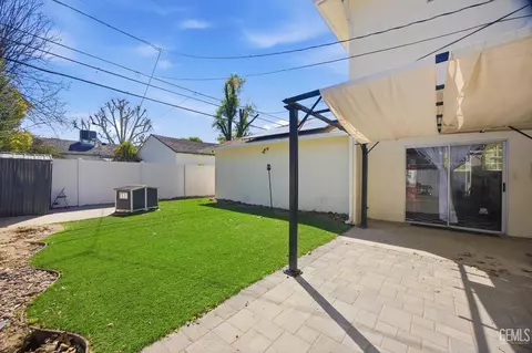 Exterior - 2500 Pine St, Bakersfield, CA 93301 photo 3 of 6