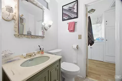 Bath - 2500 Pine St, Bakersfield, CA 93301 photo 5 of 5