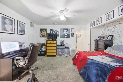 Bedroom - 2500 Pine St, Bakersfield, CA 93301 photo 1 of 4