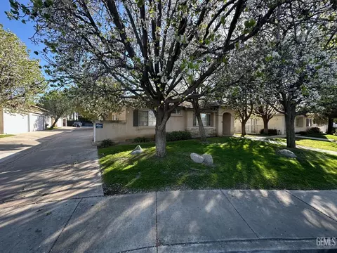 8105 Pebble Cove Ct, Bakersfield, CA 93312