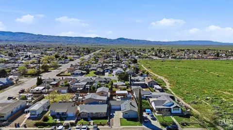 View/Area - 509 Monroe St, Taft, CA 93268 photo 3 of 3