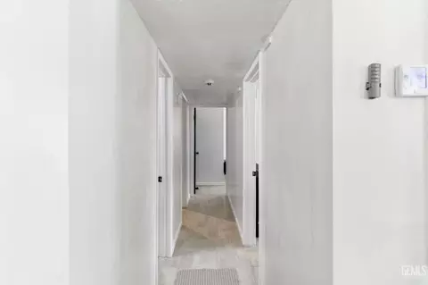 Entry Way - 509 Monroe St, Taft, CA 93268 photo 3 of 3