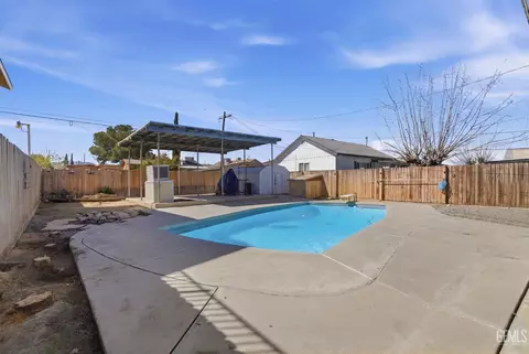 Exterior - 509 Monroe St, Taft, CA 93268 photo 3 of 6