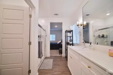 Entry Way - 3420 Rustic Woods Ln, Shafter, CA 93263 photo 4 of 4
