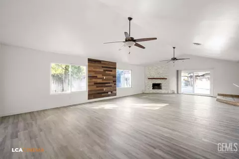 7001 Pointer Ct, Bakersfield, CA 93309