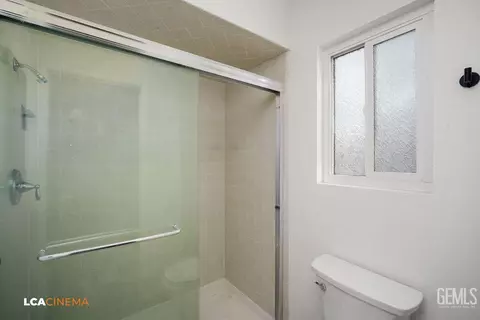 Bath - 7001 Pointer Ct, Bakersfield, CA 93309 photo 4 of 4
