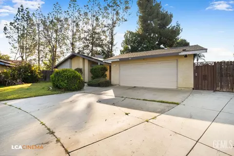 Exterior - 7001 Pointer Ct, Bakersfield, CA 93309 photo 2 of 7