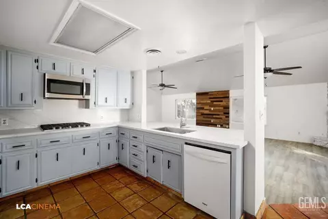 Kitchen - 7001 Pointer Ct, Bakersfield, CA 93309 photo 3 of 3