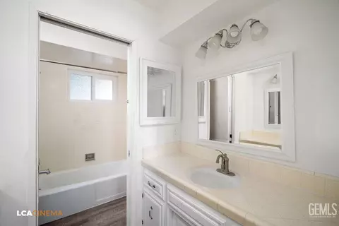 Bath - 7001 Pointer Ct, Bakersfield, CA 93309 photo 2 of 4