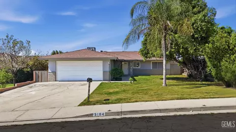 3104 La Casa Pl, Bakersfield, CA 93306