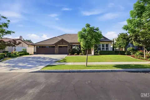 12707 Parkerhill Dr, Bakersfield, CA 93311
