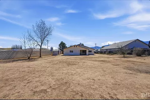 Exterior - 19817 Mesa Dr, Tehachapi, CA 93561 photo 6 of 6