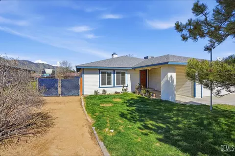Exterior - 19817 Mesa Dr, Tehachapi, CA 93561 photo 3 of 6