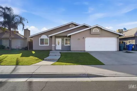 Exterior - 2121 S A St, Arvin, CA 93203 photo 4 of 7