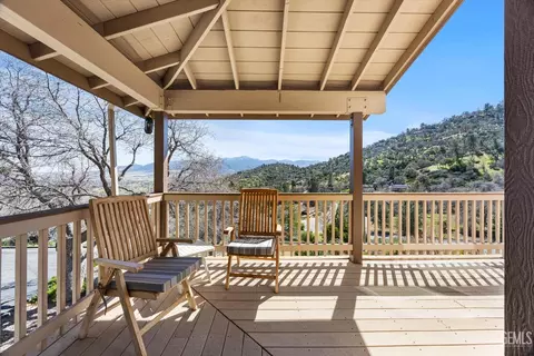 Exterior - 21805 Mountain Dr, Tehachapi, CA 93561 photo 8 of 17