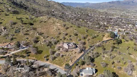 View/Area - 21805 Mountain Dr, Tehachapi, CA 93561 photo 2 of 4
