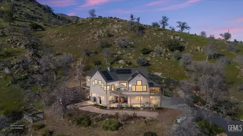 21805 Mountain Dr, Tehachapi, CA 93561