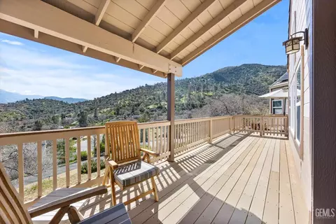 Exterior - 21805 Mountain Dr, Tehachapi, CA 93561 photo 7 of 17