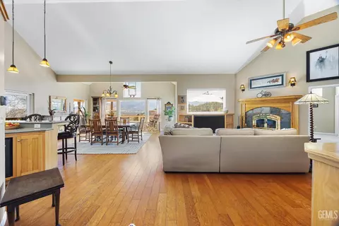 Other - 21805 Mountain Dr, Tehachapi, CA 93561 photo 2 of 8