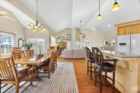 Dining - 21805 Mountain Dr, Tehachapi, CA 93561 photo 5 of 5