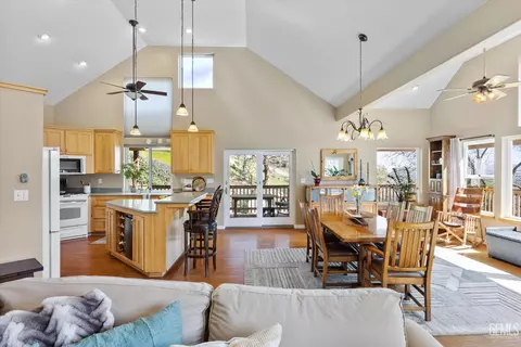 Dining - 21805 Mountain Dr, Tehachapi, CA 93561 photo 1 of 5