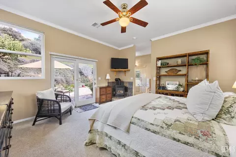 Bedroom - 21805 Mountain Dr, Tehachapi, CA 93561 photo 1 of 3