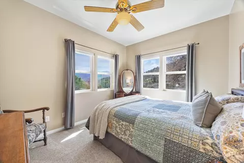 Bedroom - 21805 Mountain Dr, Tehachapi, CA 93561 photo 2 of 3