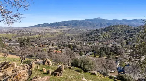 View/Area - 21805 Mountain Dr, Tehachapi, CA 93561 photo 4 of 4