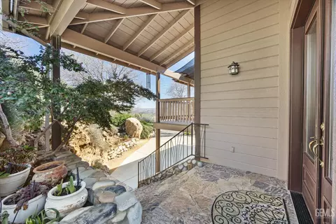 Exterior - 21805 Mountain Dr, Tehachapi, CA 93561 photo 17 of 17