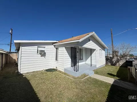 Exterior - 200 E St, Taft, CA 93268 photo 1 of 9