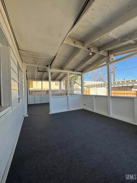 Exterior - 200 E St, Taft, CA 93268 photo 7 of 9