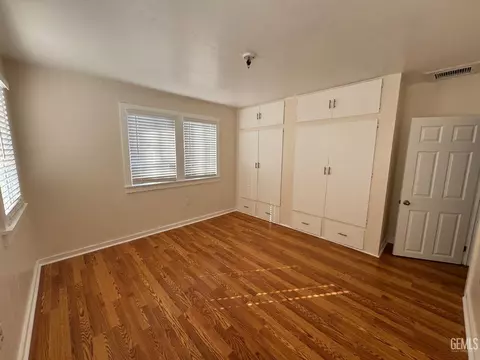 Bedroom - 200 E St, Taft, CA 93268 photo 2 of 3